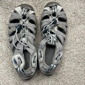 Keen sandals size 7, light grey